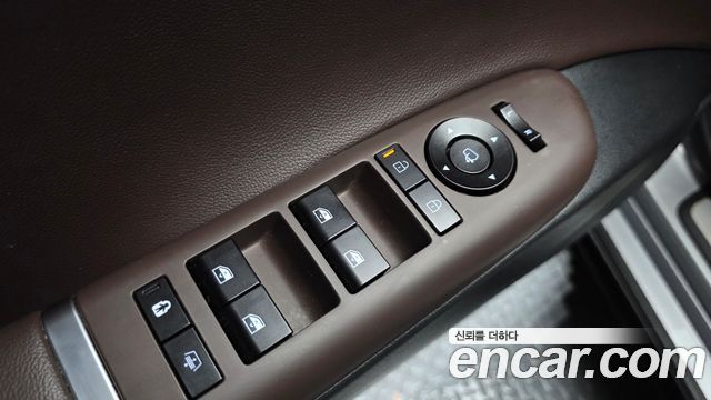 Hyundai Grandeur (GN7) 2,5 Gasoline 2WD Exclusive 2024 — фото 33