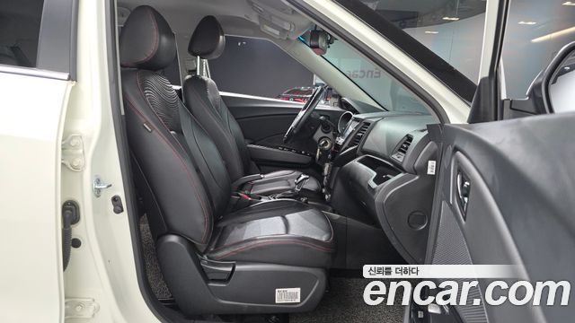 KG Mobility (SsangYong) Tivoli Air Diesel IX 4WD 2019 — фото 26