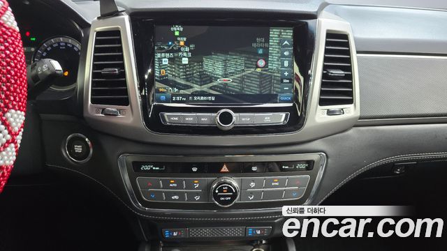 KG Mobility (SsangYong) Rexton Sports Khan Diesel 2.2 4WD Professional X (5-Link) 2019 — фото 12