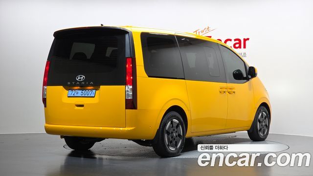 Hyundai Staria EV Tourer 11-Seater Modern 2027 — фото 2