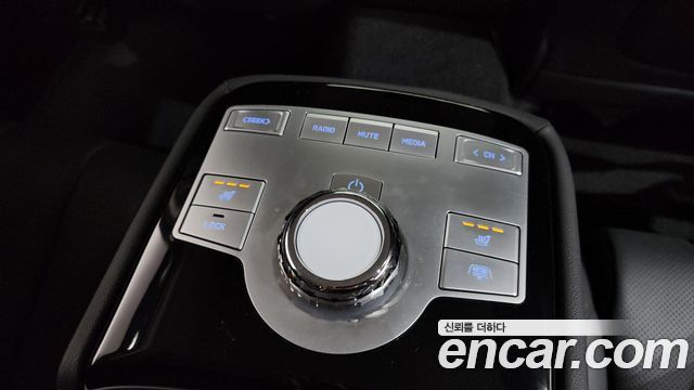 Genesis G80 (RG3) Gasoline 2.5 Turbo AWD 2025 — фото 31