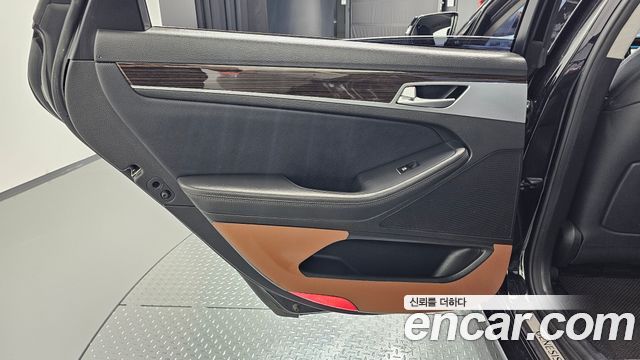 Genesis G80 3.3 GDI AWD Luxury 2018 — фото 25