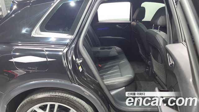 Audi Q4 e-tron (F4) 45 Premium 2025 — фото 11