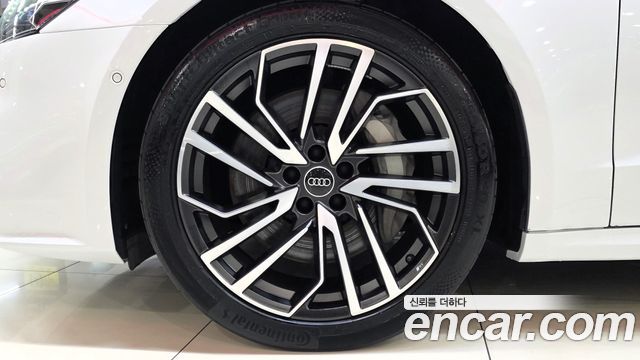 Audi A7 (4K) 55 TFSI Quattro Premium 2024 — фото 24