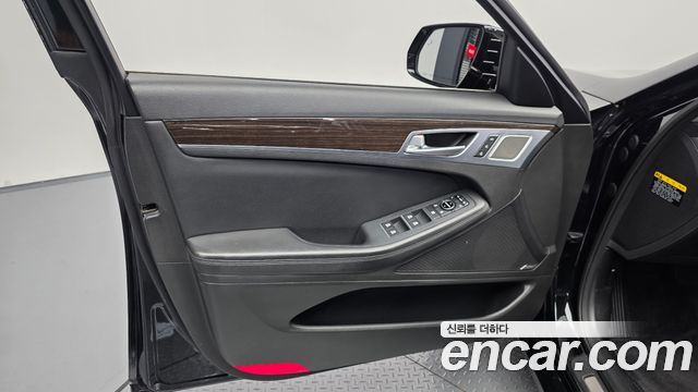 Genesis G80 3.3 GDI AWD Premium Luxury 2017 — фото 24