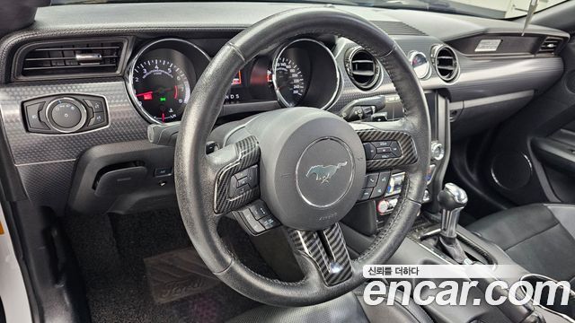 Ford Mustang Coupe 2016 — фото 13