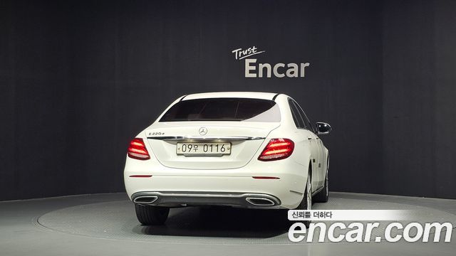 Mercedes-Benz E-Class (W213) E220d Exclusive 2017 — фото 4