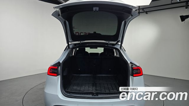 Tesla Model Y Long Range AWD 2022 — фото 21