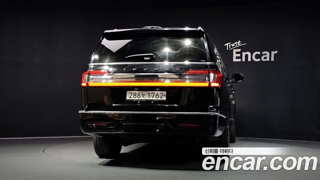 Lincoln Navigator (IV) 3.5L 2020 — фото 4