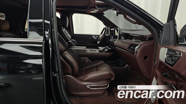 Lincoln Navigator (IV) 3.5L 2020 — фото 11