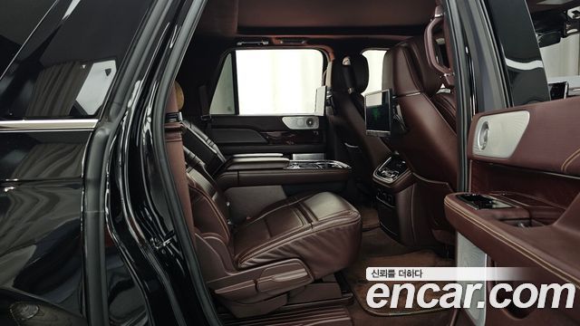 Lincoln Navigator (IV) 3.5L 2020 — фото 12