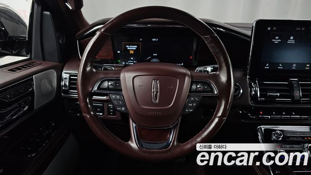 Lincoln Navigator (IV) 3.5L 2020 — фото 13
