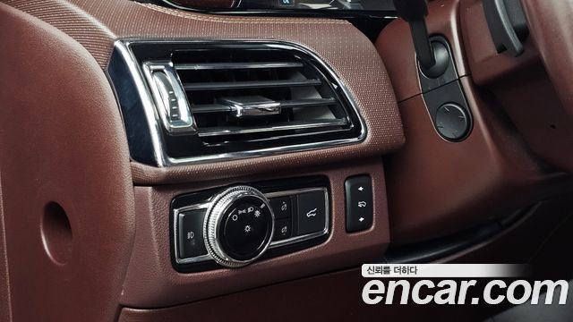 Lincoln Navigator (IV) 3.5L 2020 — фото 28