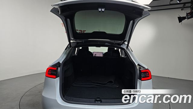 Tesla Model Y Long Range AWD 2022 — фото 22