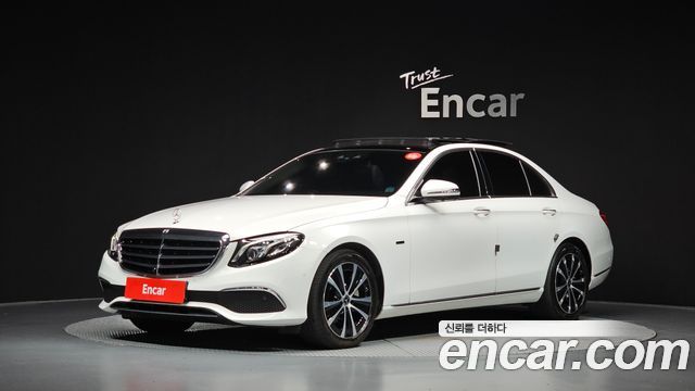 Mercedes-Benz E-Class (W213) E300e Exclusive 2019 — фото 1