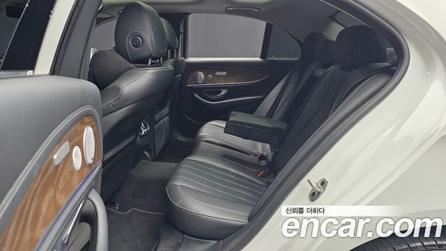 Mercedes-Benz E-Class (W213) E300e Exclusive 2019 — фото 12