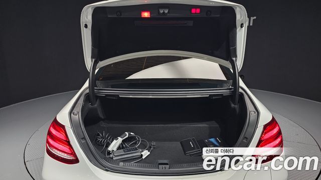 Mercedes-Benz E-Class (W213) E300e Exclusive 2019 — фото 20