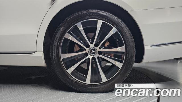 Mercedes-Benz E-Class (W213) E300e Exclusive 2019 — фото 21