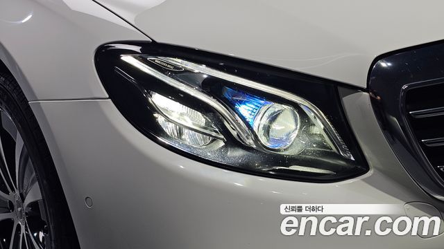 Mercedes-Benz E-Class (W213) E300e Exclusive 2019 — фото 22