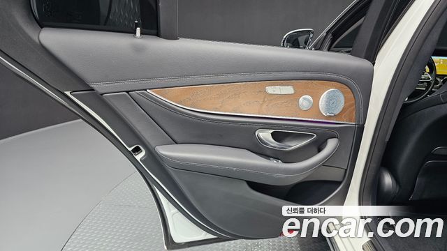 Mercedes-Benz E-Class (W213) E300e Exclusive 2019 — фото 25