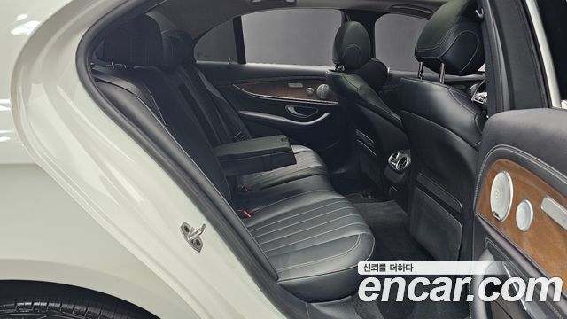 Mercedes-Benz E-Class (W213) E300e Exclusive 2019 — фото 26