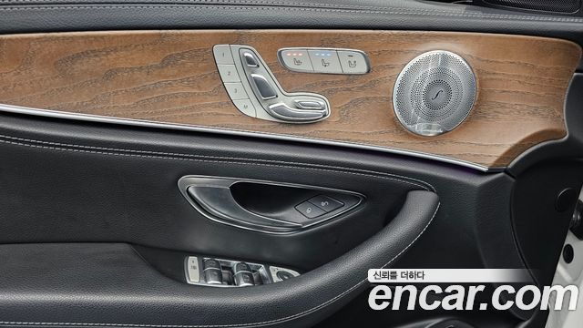 Mercedes-Benz E-Class (W213) E300e Exclusive 2019 — фото 30