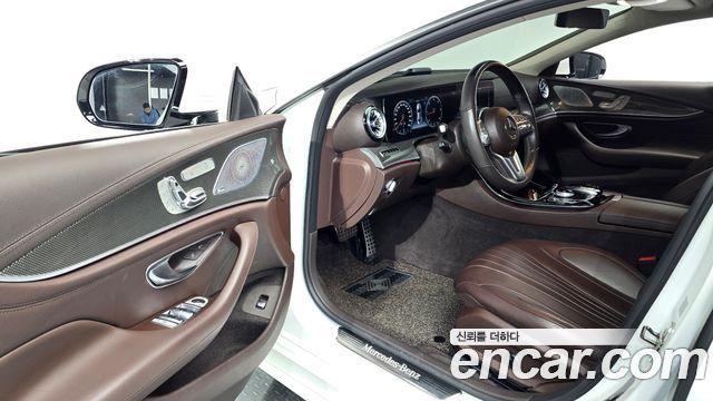 Mercedes-Benz CLS-Class (C257) CLS300d AMG Line 2019 — фото 10