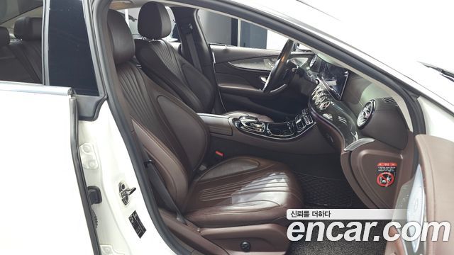 Mercedes-Benz CLS-Class (C257) CLS300d AMG Line 2019 — фото 32
