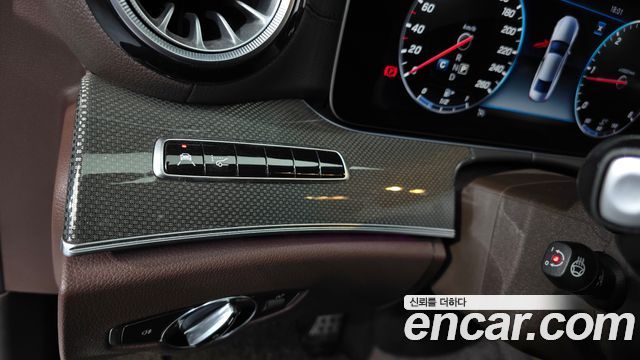 Mercedes-Benz CLS-Class (C257) CLS300d AMG Line 2019 — фото 33