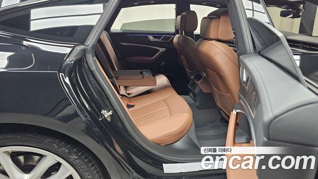 Audi A7 (4K) 55 TFSI e Quattro Premium 2023 — фото 11
