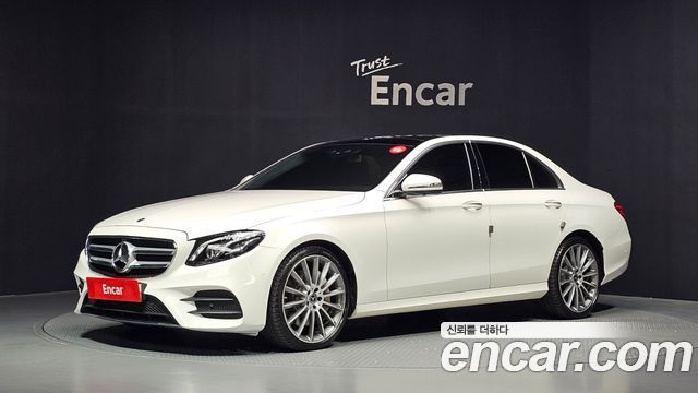 Mercedes-Benz E-Class (W213) E300 4MATIC AMG Line 2017 — фото 1