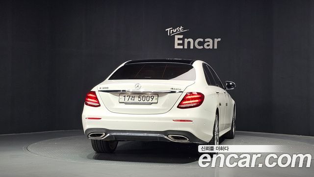 Mercedes-Benz E-Class (W213) E300 4MATIC AMG Line 2017 — фото 4