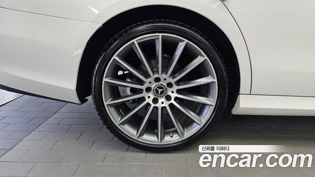 Mercedes-Benz E-Class (W213) E300 4MATIC AMG Line 2017 — фото 5