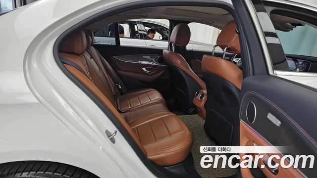 Mercedes-Benz E-Class (W213) E300 4MATIC AMG Line 2017 — фото 12