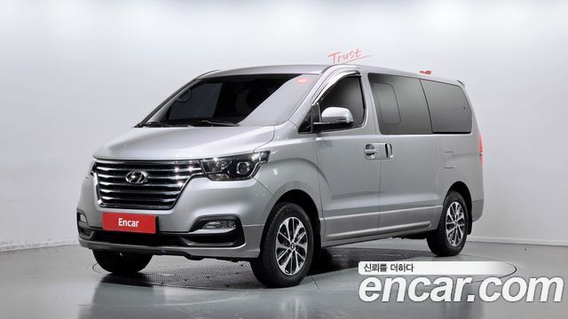 Hyundai Grand Starex 4WD Urban 9-Seater Exclusive 2019 — фото 1