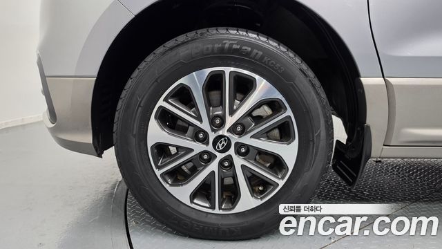 Hyundai Grand Starex 4WD Urban 9-Seater Exclusive 2019 — фото 5