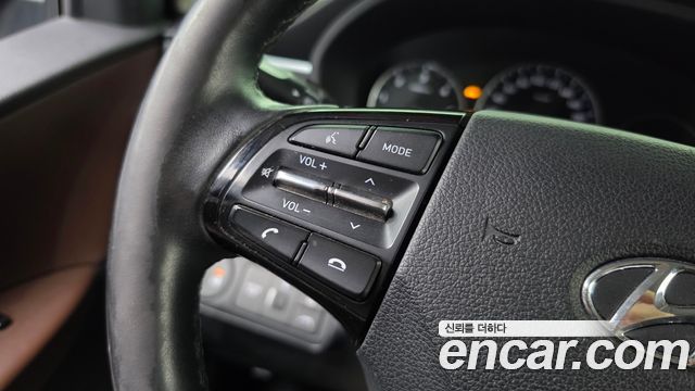 Hyundai Grand Starex 4WD Urban 9-Seater Exclusive 2019 — фото 19