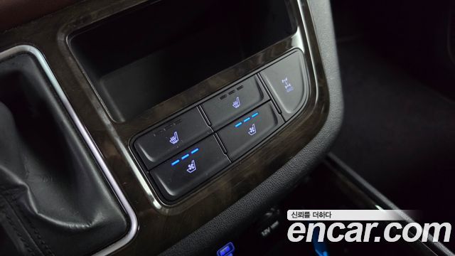 Hyundai Grand Starex 4WD Urban 9-Seater Exclusive 2019 — фото 24