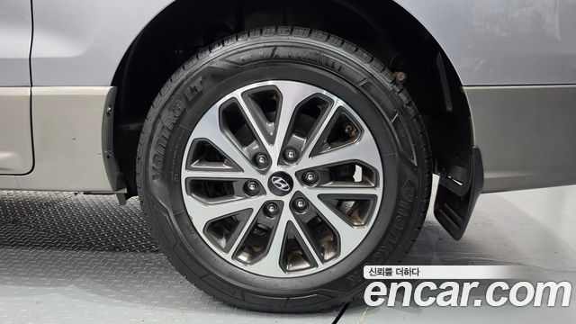 Hyundai Grand Starex 4WD Urban 9-Seater Exclusive 2019 — фото 27