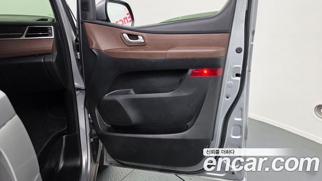Hyundai Grand Starex 4WD Urban 9-Seater Exclusive 2019 — фото 30