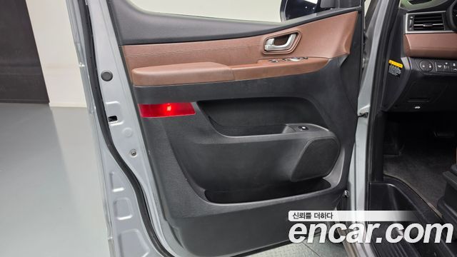 Hyundai Grand Starex 4WD Urban 9-Seater Exclusive 2019 — фото 31