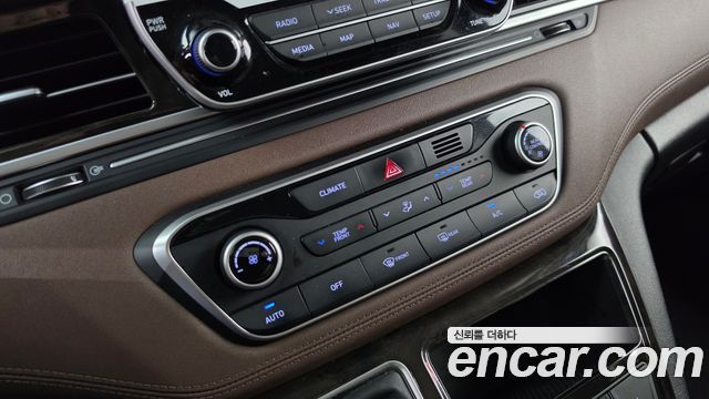 Hyundai Grand Starex 4WD Urban 9-Seater Exclusive 2019 — фото 34