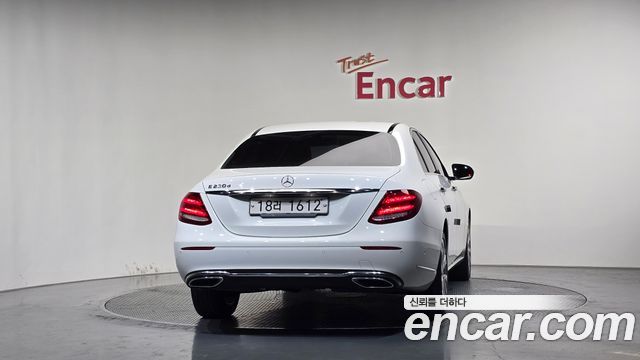 Mercedes-Benz E-Class (W213) E220d Exclusive 2018 — фото 4