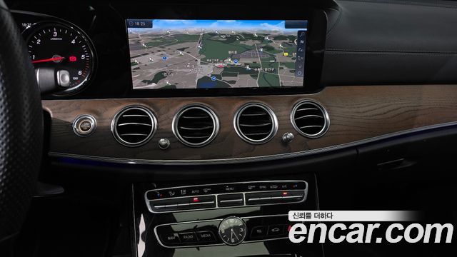 Mercedes-Benz E-Class (W213) E220d Exclusive 2018 — фото 16