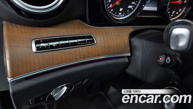 Mercedes-Benz E-Class (W213) E220d Exclusive 2018 — фото 23