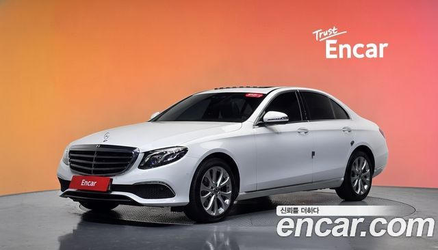 Mercedes-Benz E-Class (W213) E220d Exclusive 2018 — фото 1