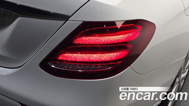 Mercedes-Benz E-Class (W213) E220d Exclusive 2018 — фото 29