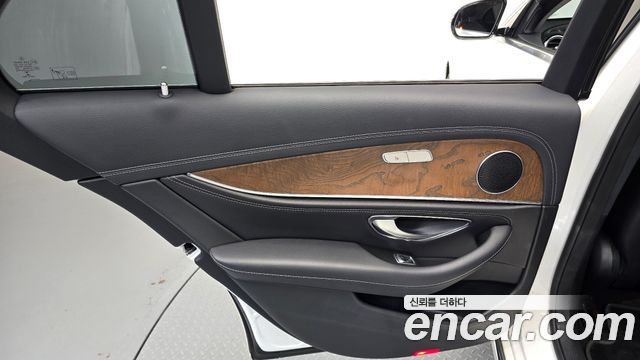 Mercedes-Benz E-Class (W213) E220d Exclusive 2018 — фото 31