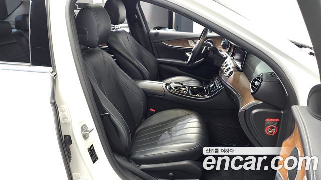 Mercedes-Benz E-Class (W213) E220d Exclusive 2018 — фото 32