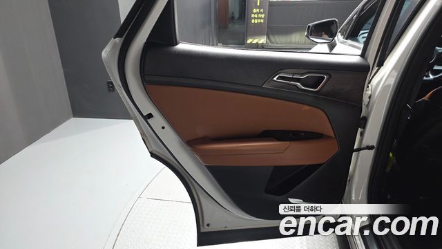 Kia Sportage (V) LPG 2.0 2WD Signature 2023 — фото 25